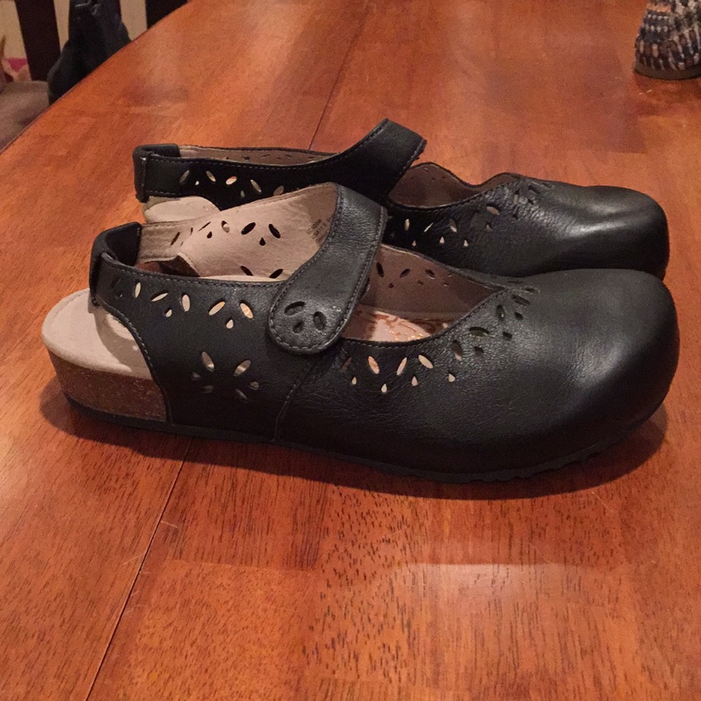 Aetrex Mary Jane shoes size 11